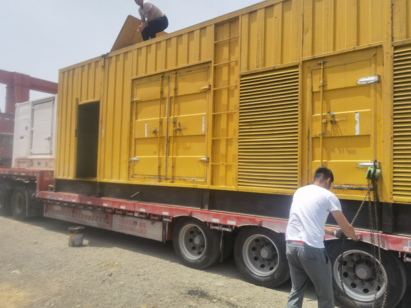 九台除了负载情况和发动机维护，还有哪些因素会影响 200kw 柴油发电机的油耗？