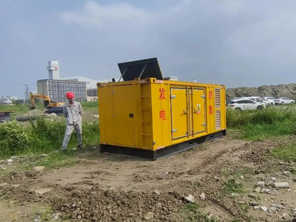九台200KW柴油发电机机组每小时的油耗量受哪些因素影响？